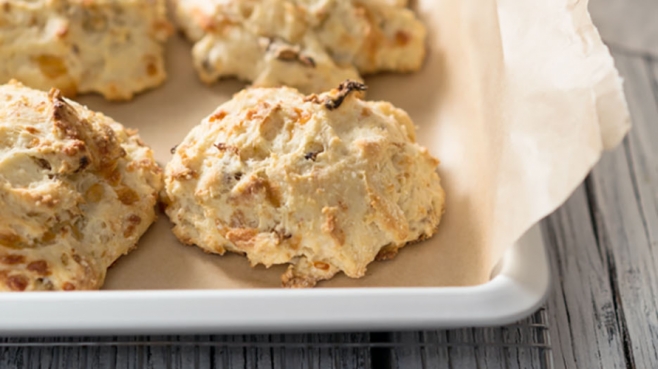 Roasted Garlic and Cheddar Biscuits